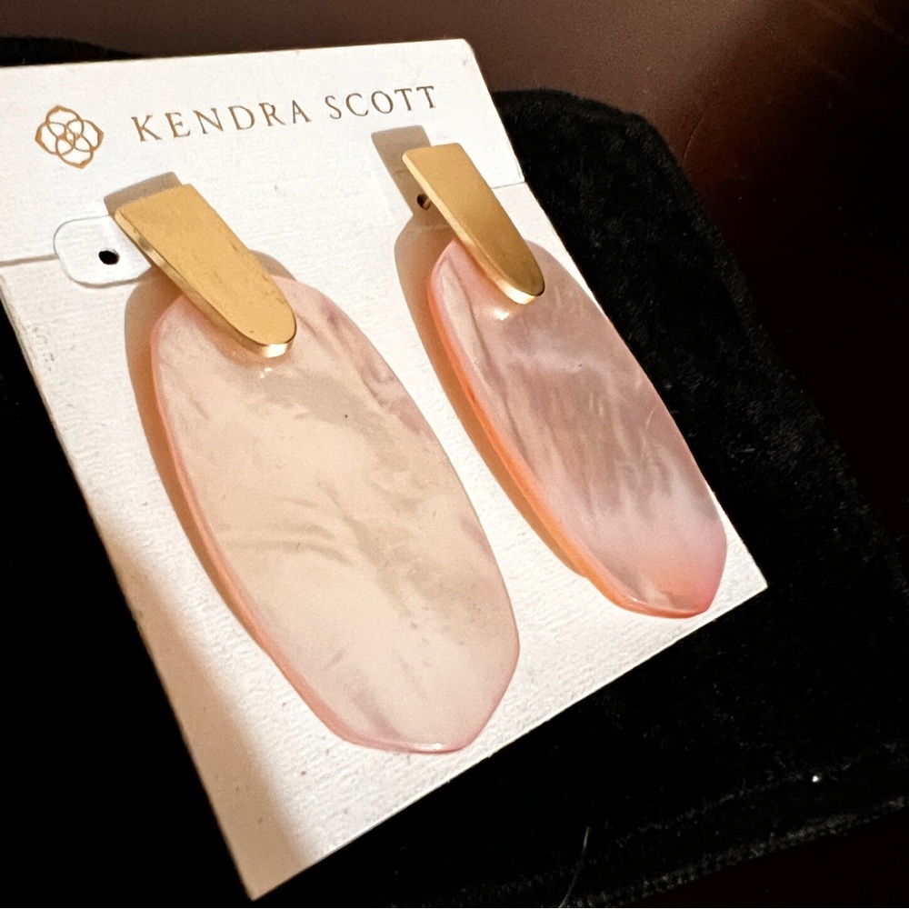 Kendra Scott Gold Aragon Earrings Blush Pink & Gold Like New